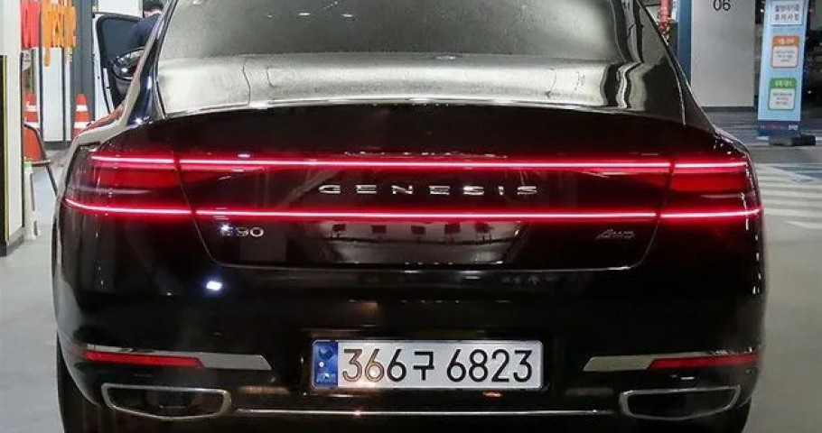 Genesis G90 