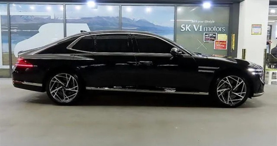 Genesis G90 