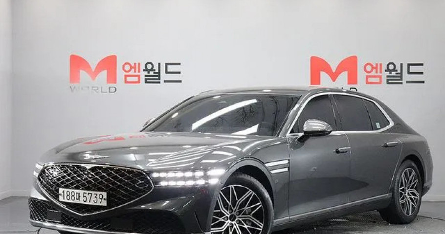 Genesis G90 