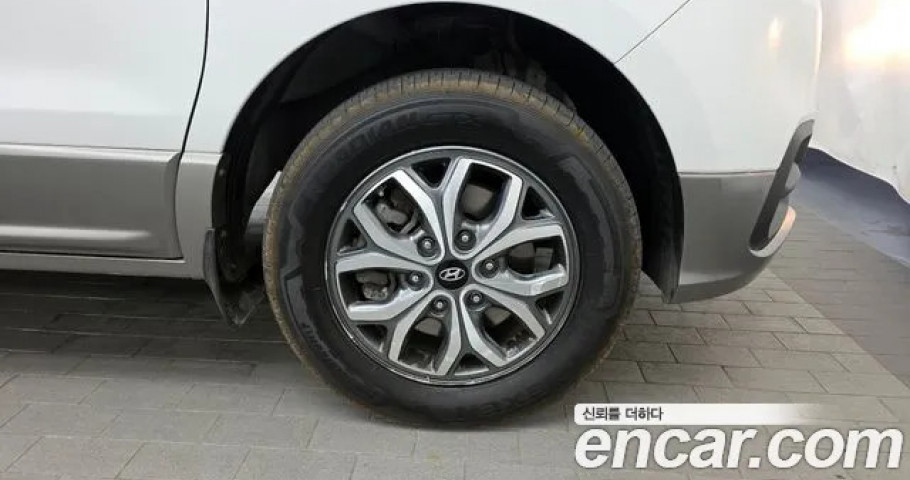 Hyundai Starex 
