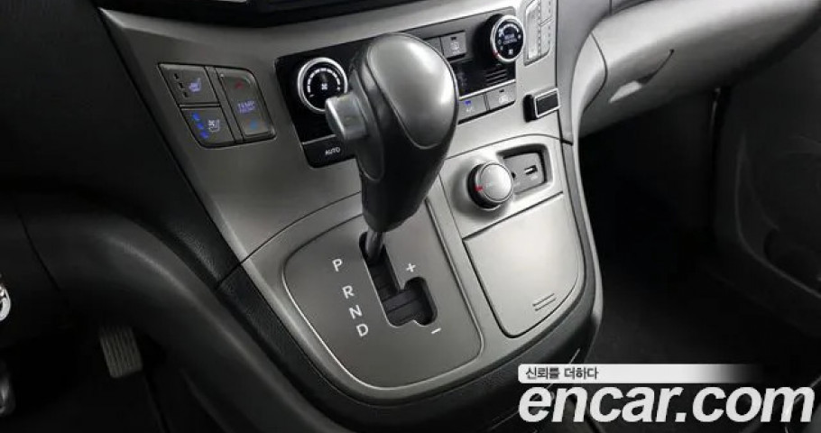Hyundai Starex 