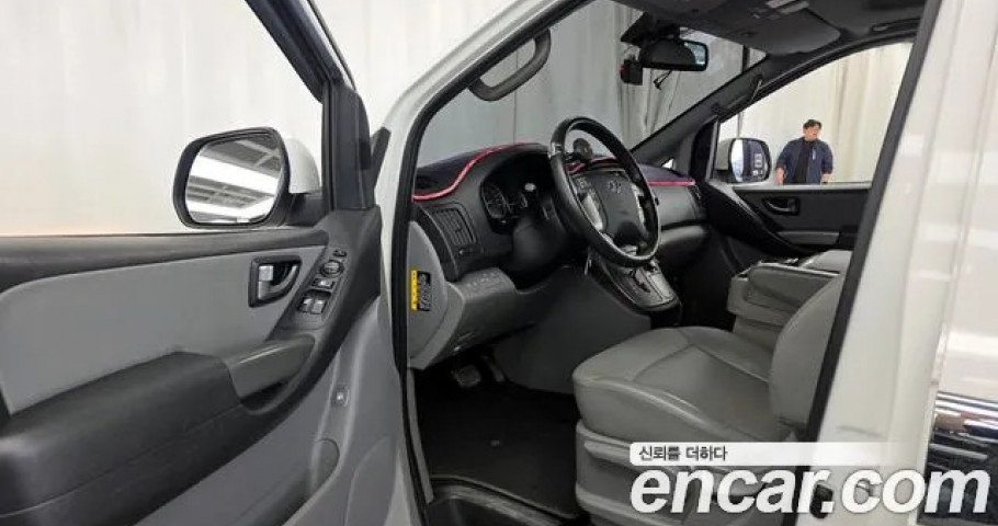 Hyundai Starex 