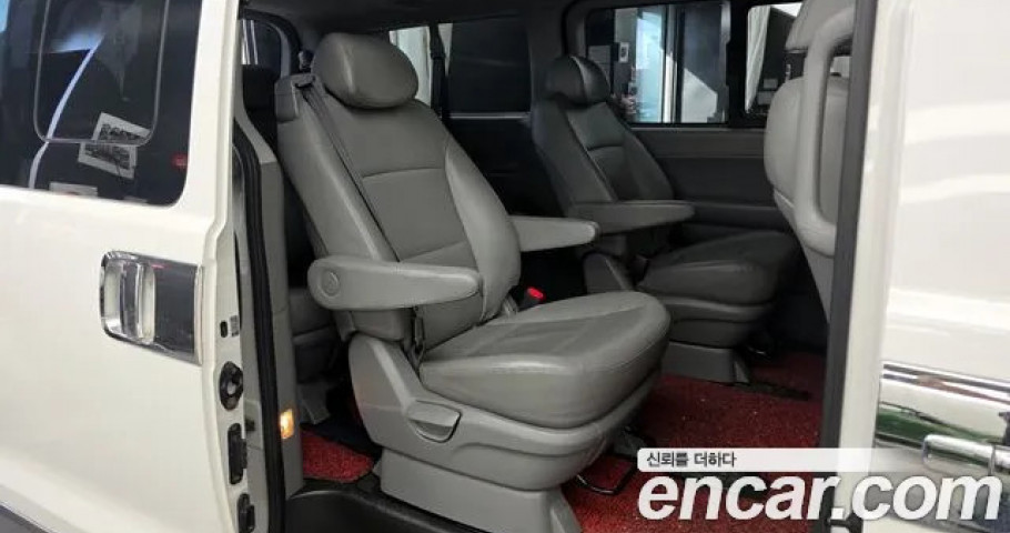 Hyundai Starex 