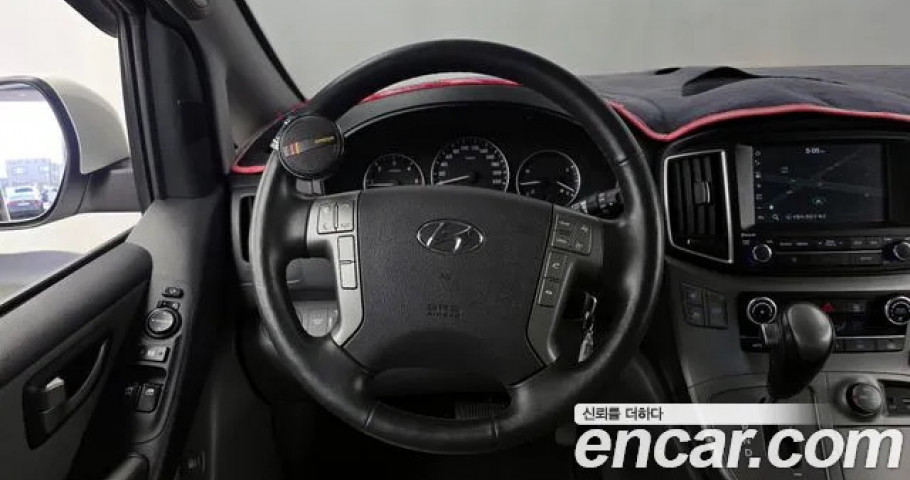 Hyundai Starex 