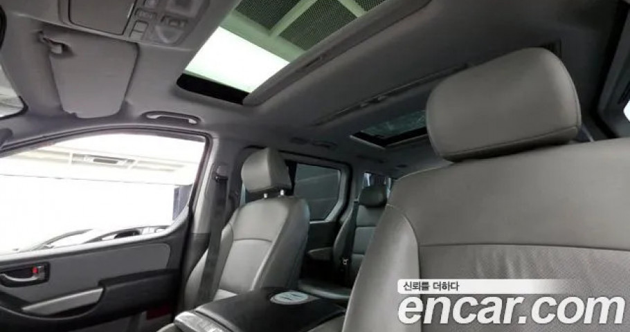 Hyundai Starex 