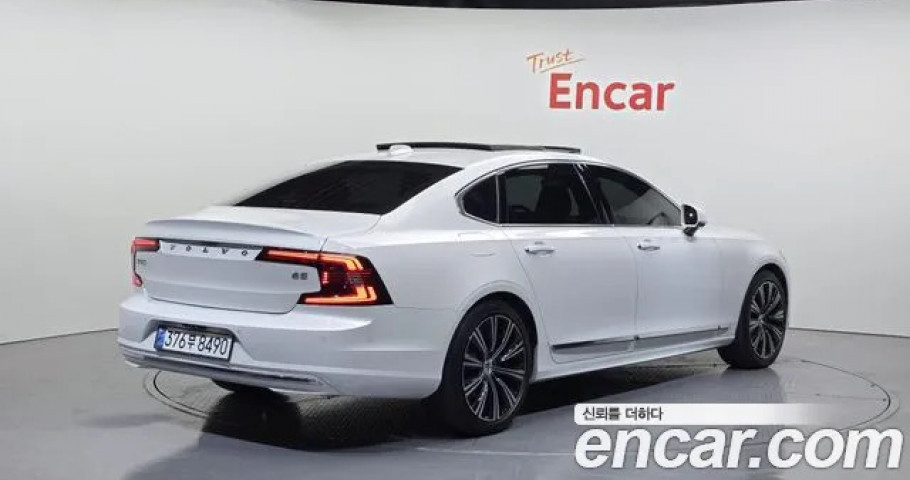 Volvo S90 