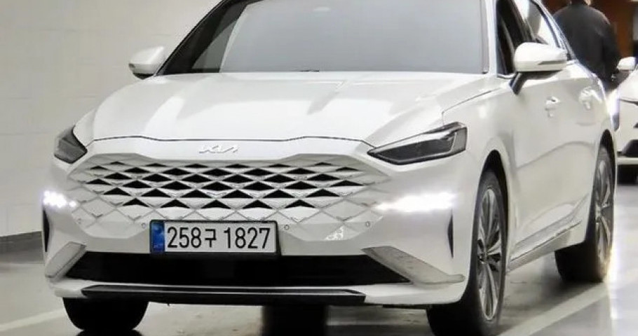 Kia K8 