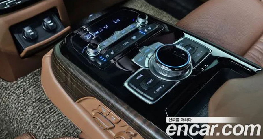 Genesis G90 