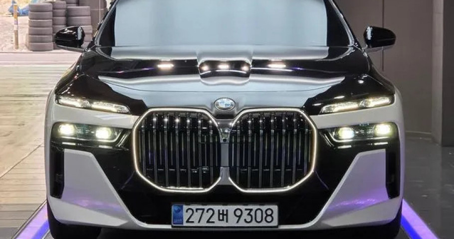 Bmw 7-Series 