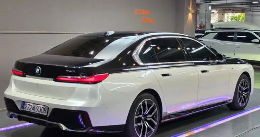 Bmw 7-Series 