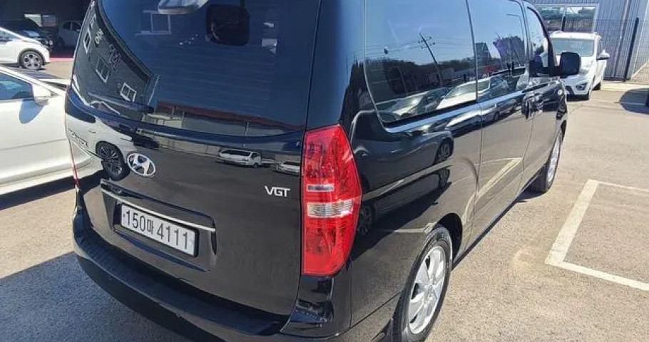 Hyundai Starex 