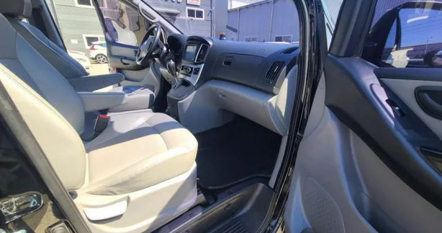 Hyundai Starex 