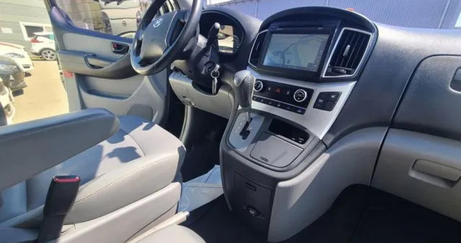 Hyundai Starex 