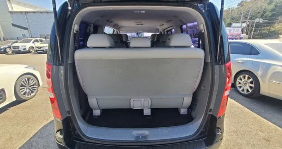 Hyundai Starex 