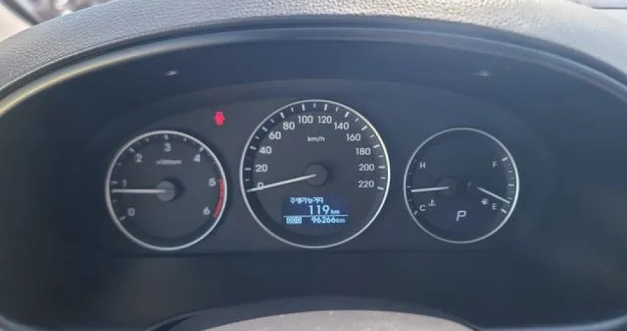 Hyundai Starex 