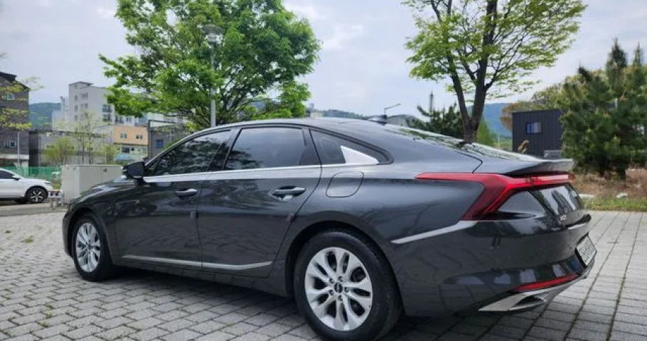 Kia K8 