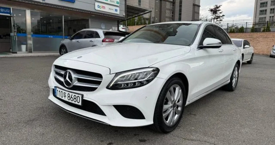 Mercedes-Benz C-Class 