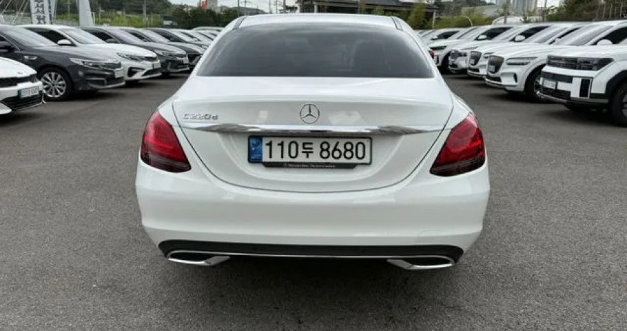Mercedes-Benz C-Class 