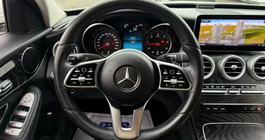 Mercedes-Benz C-Class 