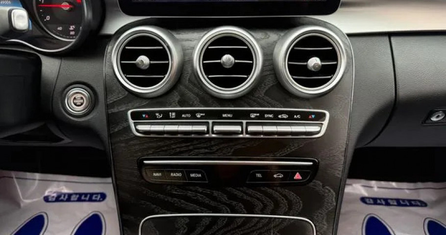 Mercedes-Benz C-Class 