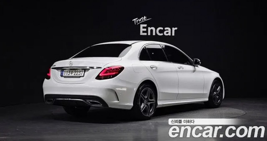 Mercedes-Benz C-Class 