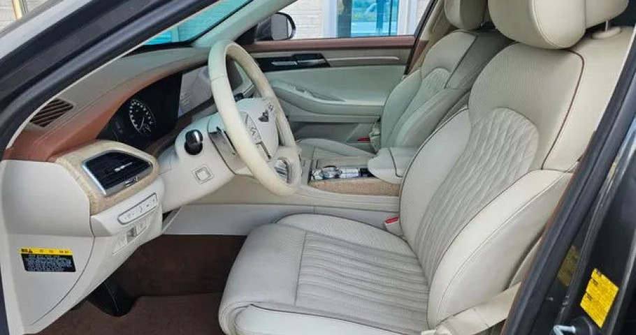 Genesis G90 