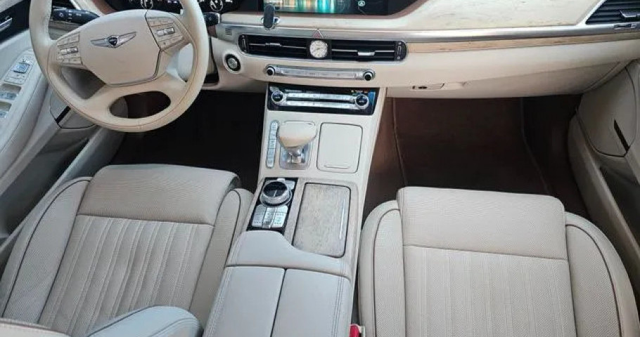 Genesis G90 
