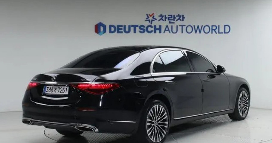 Mercedes-Benz S-Class 