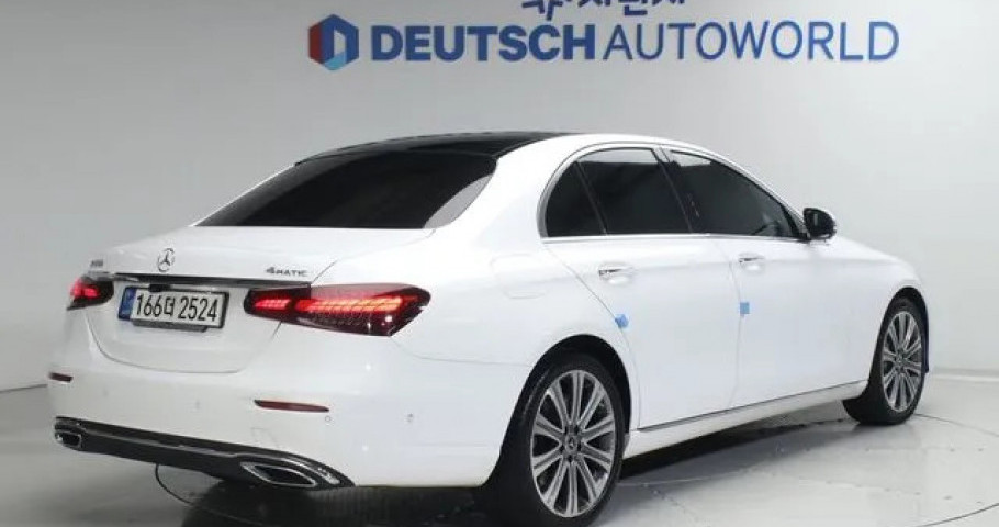 Mercedes-Benz E-Class 