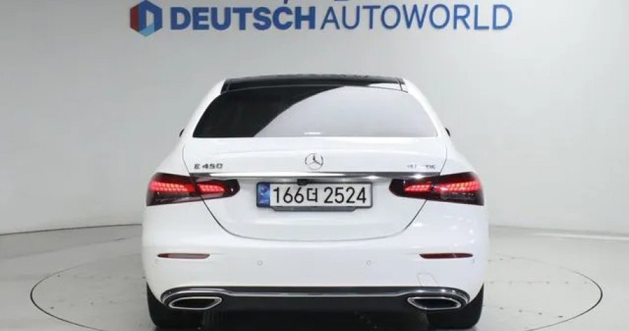 Mercedes-Benz E-Class 