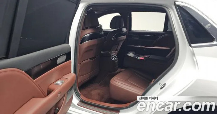 Genesis G90 