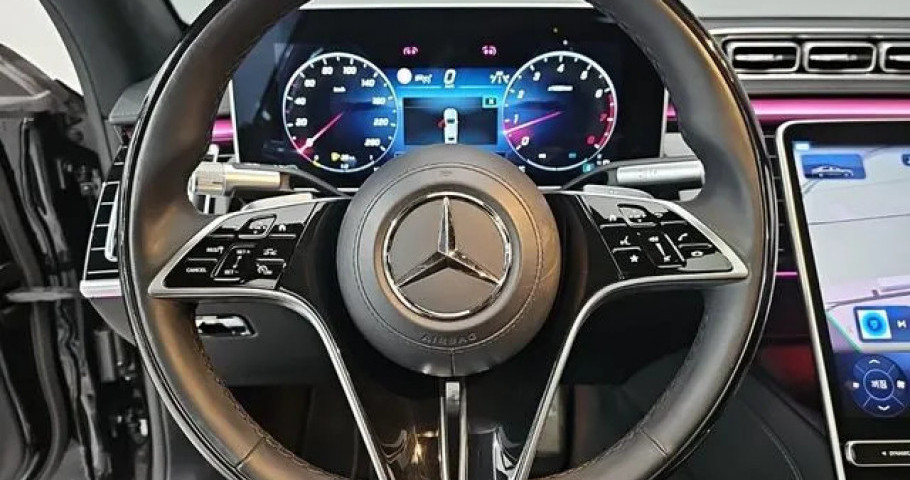 Mercedes-Benz S-Class 