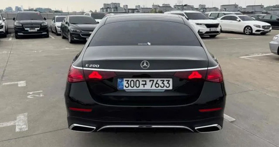Mercedes-Benz E-Class 