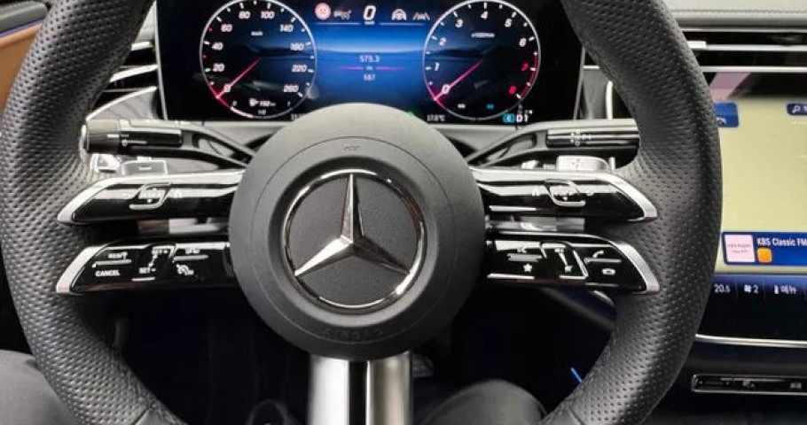 Mercedes-Benz E-Class 