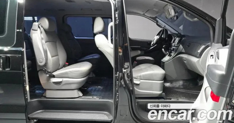 Hyundai Starex 
