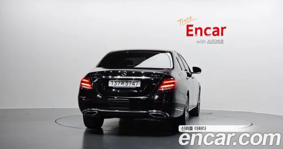 Mercedes-Benz E-Class 