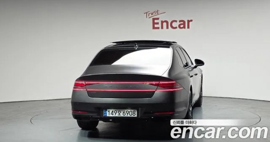 Genesis G90 