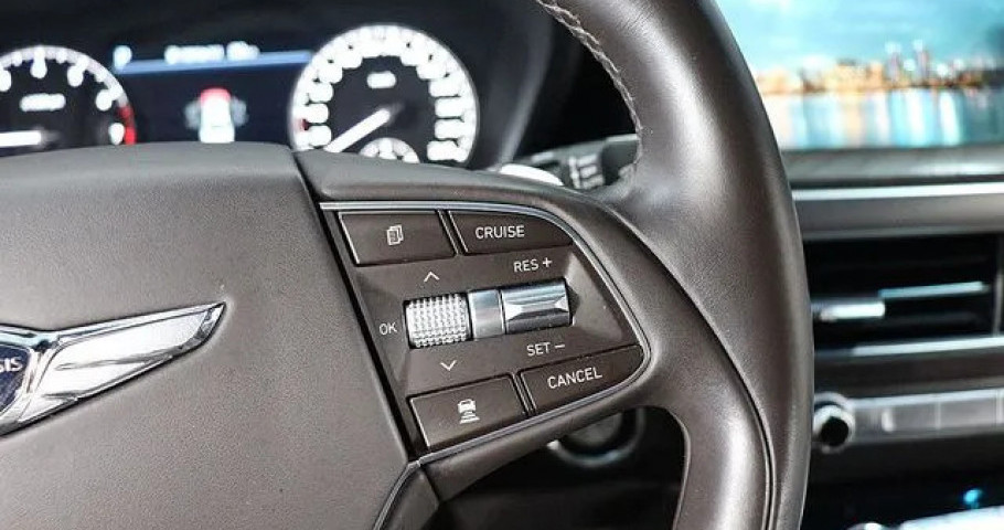 Genesis G90 