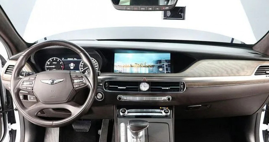 Genesis G90 