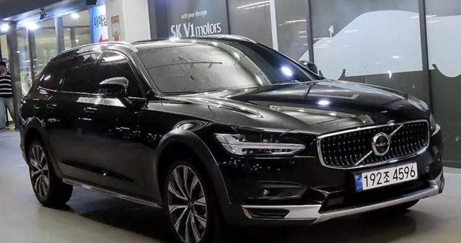 Volvo V90 
