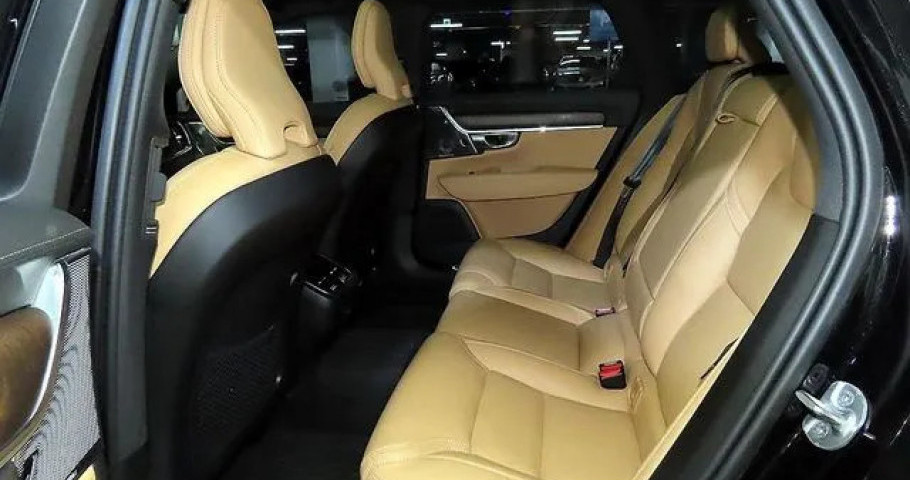 Volvo V90 