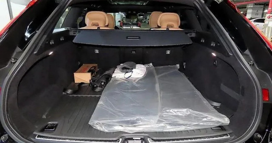 Volvo V90 