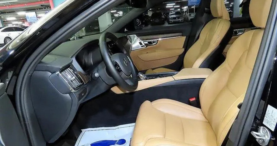 Volvo V90 