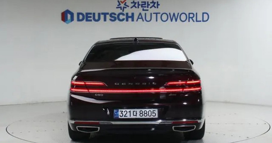 Genesis G90 