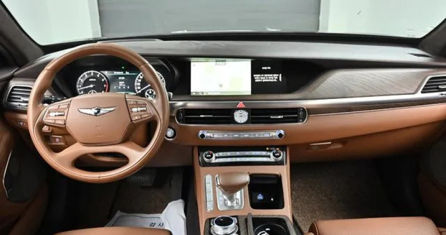 Genesis G90 