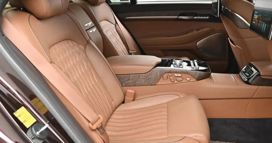 Genesis G90 