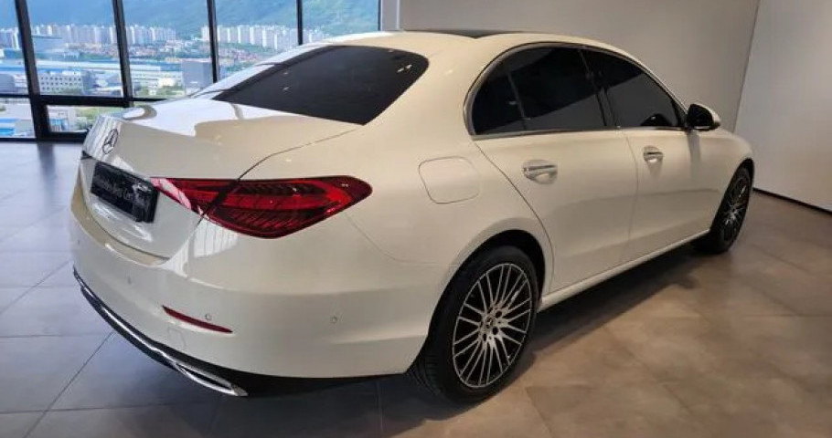 Mercedes-Benz C-Class 