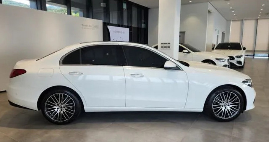 Mercedes-Benz C-Class 