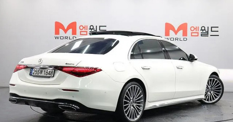 Mercedes-Benz S-Class 