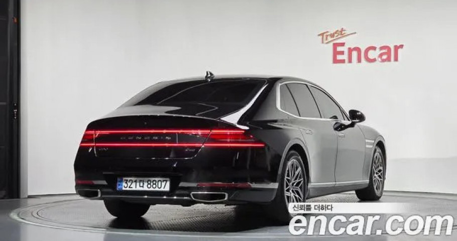 Genesis G90 